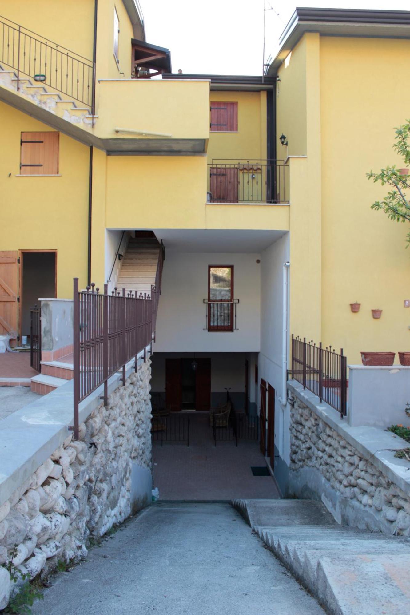 Appartement 4Flats In Orto Di Venanzio à Barrea Extérieur photo