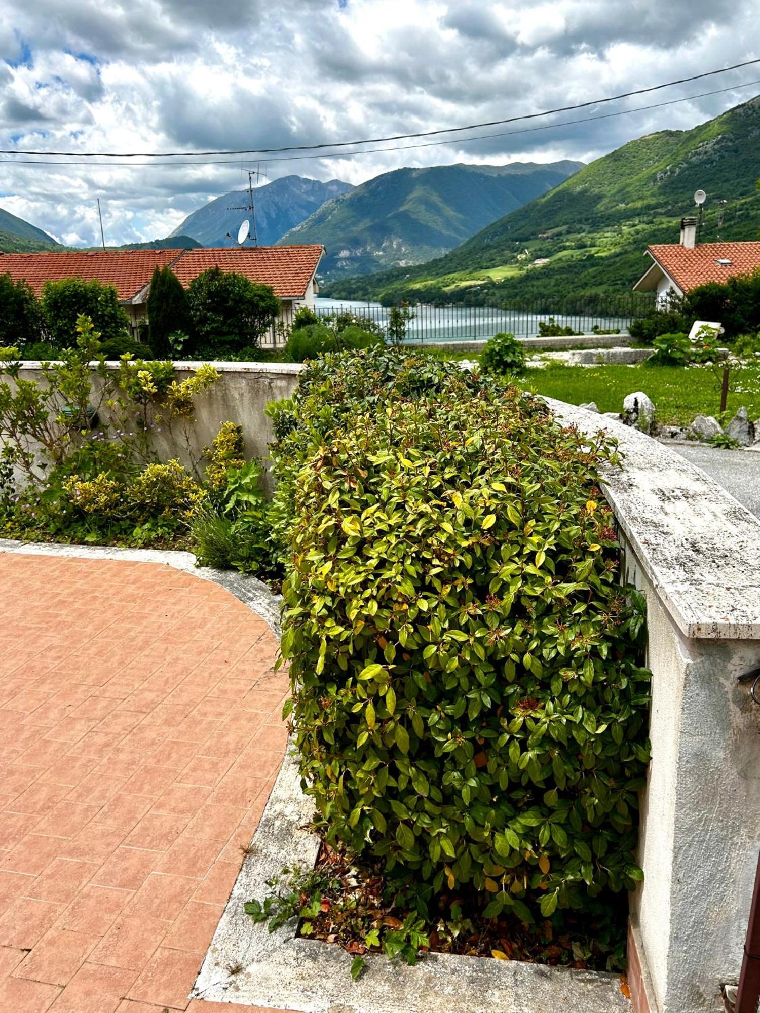 Appartement 4Flats In Orto Di Venanzio à Barrea Chambre photo