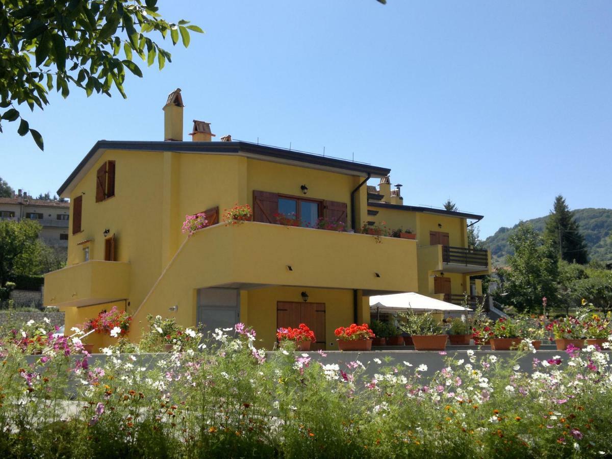 Appartement 4Flats In Orto Di Venanzio à Barrea Extérieur photo